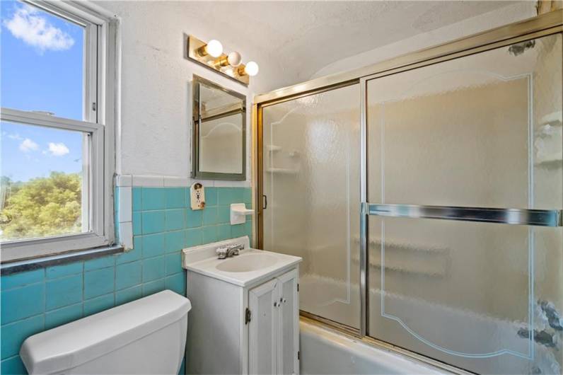 890 Rolling Rock Rd, Pittsburgh, PA 15234, 2 Bedrooms Bedrooms, 5 Rooms Rooms,1 BathroomBathrooms,Residential,For Sale,Rolling Rock Rd,1712031