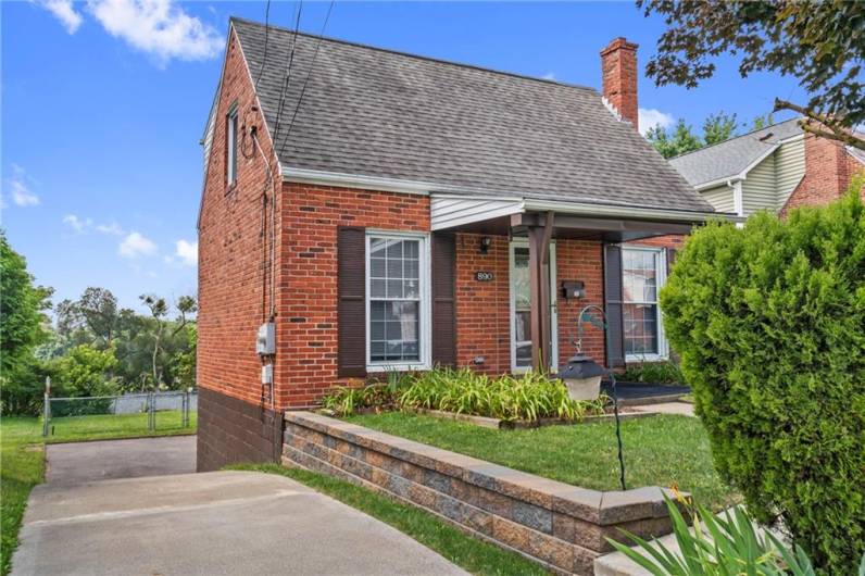 890 Rolling Rock Rd, Pittsburgh, PA 15234, 2 Bedrooms Bedrooms, 5 Rooms Rooms,1 BathroomBathrooms,Residential,For Sale,Rolling Rock Rd,1712031