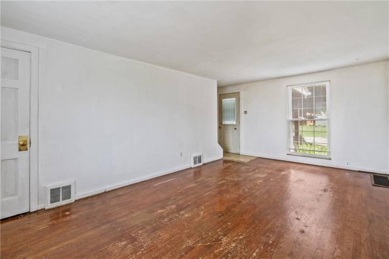 890 Rolling Rock Rd, Pittsburgh, PA 15234, 2 Bedrooms Bedrooms, 5 Rooms Rooms,1 BathroomBathrooms,Residential,For Sale,Rolling Rock Rd,1712031