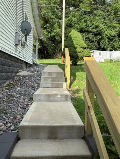 527 Palmer Rd, Adah, PA 15410, 2 Bedrooms Bedrooms, 8 Rooms Rooms,1.1 BathroomsBathrooms,Residential,For Sale,Palmer Rd,1712035