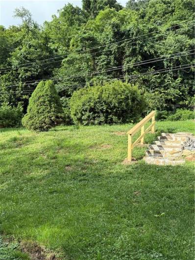 527 Palmer Rd, Adah, PA 15410, 2 Bedrooms Bedrooms, 8 Rooms Rooms,1.1 BathroomsBathrooms,Residential,For Sale,Palmer Rd,1712035