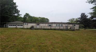 1521 Meadow Dr, Jamestown, PA 16134, 2 Bedrooms Bedrooms, ,2 BathroomsBathrooms,Residential,For Sale,Meadow Dr,1712038