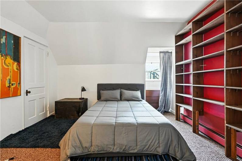 Apt 4 Bedroom