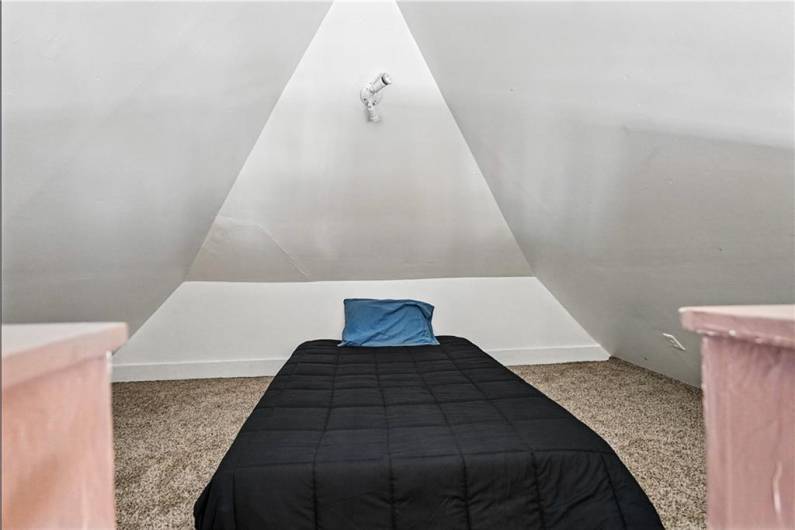 Apt 4 Loft