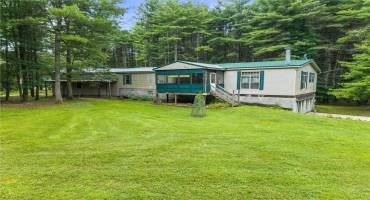 1771 Roundtown Rd, Crown, PA 16220, 3 Bedrooms Bedrooms, 8 Rooms Rooms,2 BathroomsBathrooms,Residential,For Sale,Roundtown Rd,0,1711772