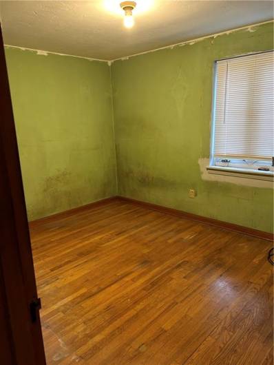 1913 Creedmoor Pl, Pittsburgh, PA 15226, 4 Bedrooms Bedrooms, 6 Rooms Rooms,1 BathroomBathrooms,Residential,For Sale,Creedmoor Pl,1705398