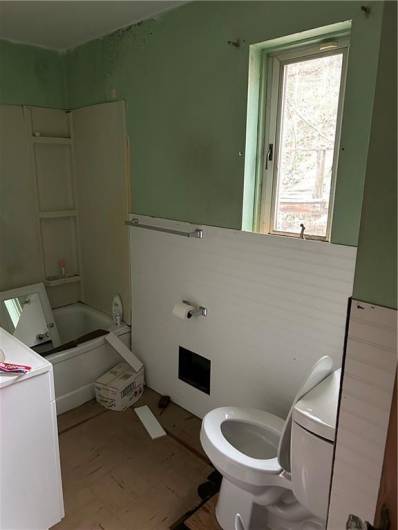 1913 Creedmoor Pl, Pittsburgh, PA 15226, 4 Bedrooms Bedrooms, 6 Rooms Rooms,1 BathroomBathrooms,Residential,For Sale,Creedmoor Pl,1705398