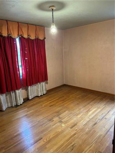 1913 Creedmoor Pl, Pittsburgh, PA 15226, 4 Bedrooms Bedrooms, 6 Rooms Rooms,1 BathroomBathrooms,Residential,For Sale,Creedmoor Pl,1705398