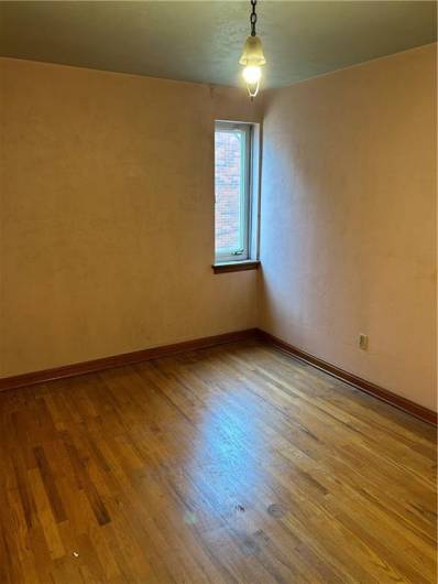 1913 Creedmoor Pl, Pittsburgh, PA 15226, 4 Bedrooms Bedrooms, 6 Rooms Rooms,1 BathroomBathrooms,Residential,For Sale,Creedmoor Pl,1705398