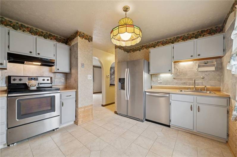 5045 Fountainwood Drive, Gibsonia, PA 15044, 2 Bedrooms Bedrooms, 8 Rooms Rooms,1.1 BathroomsBathrooms,Residential,For Sale,Fountainwood Drive,1709960