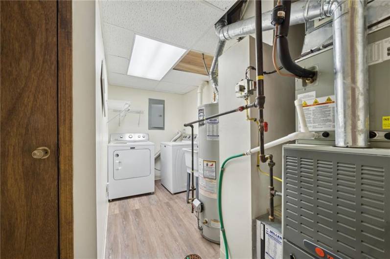 5045 Fountainwood Drive, Gibsonia, PA 15044, 2 Bedrooms Bedrooms, 8 Rooms Rooms,1.1 BathroomsBathrooms,Residential,For Sale,Fountainwood Drive,1709960