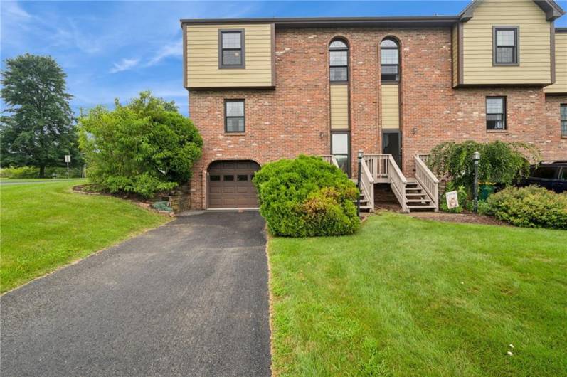 5045 Fountainwood Drive, Gibsonia, PA 15044, 2 Bedrooms Bedrooms, 8 Rooms Rooms,1.1 BathroomsBathrooms,Residential,For Sale,Fountainwood Drive,1709960