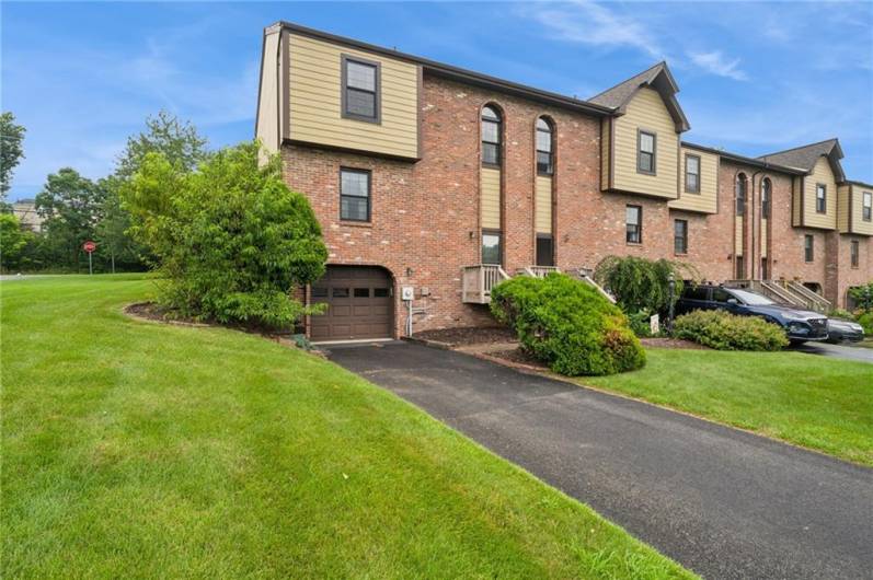 5045 Fountainwood Drive, Gibsonia, PA 15044, 2 Bedrooms Bedrooms, 8 Rooms Rooms,1.1 BathroomsBathrooms,Residential,For Sale,Fountainwood Drive,1709960