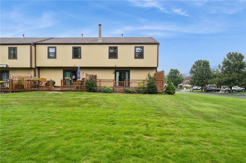 5045 Fountainwood Drive, Gibsonia, PA 15044, 2 Bedrooms Bedrooms, 8 Rooms Rooms,1.1 BathroomsBathrooms,Residential,For Sale,Fountainwood Drive,1709960
