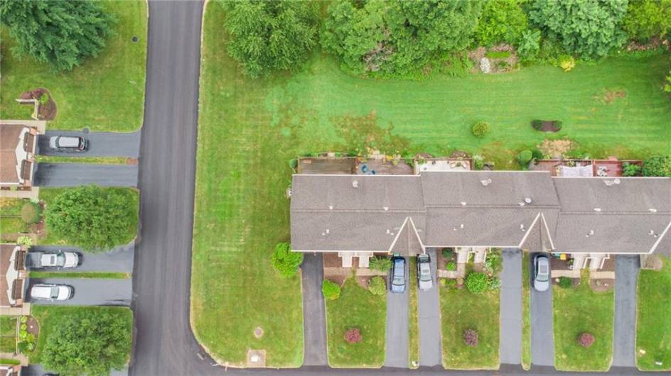 5045 Fountainwood Drive, Gibsonia, PA 15044, 2 Bedrooms Bedrooms, 8 Rooms Rooms,1.1 BathroomsBathrooms,Residential,For Sale,Fountainwood Drive,1709960